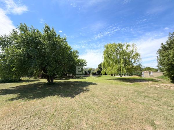 A VENDRE 84530 VILLELAURE BASTIDON 4 PIECES D'ENVIRON 107M² AVEC JARDIN, GARAGE ET ATELIER