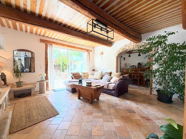 A VENDRE 84530 VILLELAURE BASTIDON 4 PIECES D'ENVIRON 107M² AVEC JARDIN, GARAGE ET ATELIER