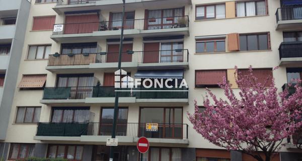 Location Appartement 3 pièces 75.02 m² - Corbeil-essonnes 91100