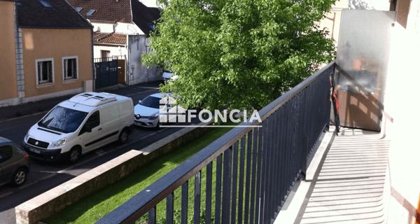 Location Appartement 3 pièces 75.02 m² - Corbeil-essonnes 91100