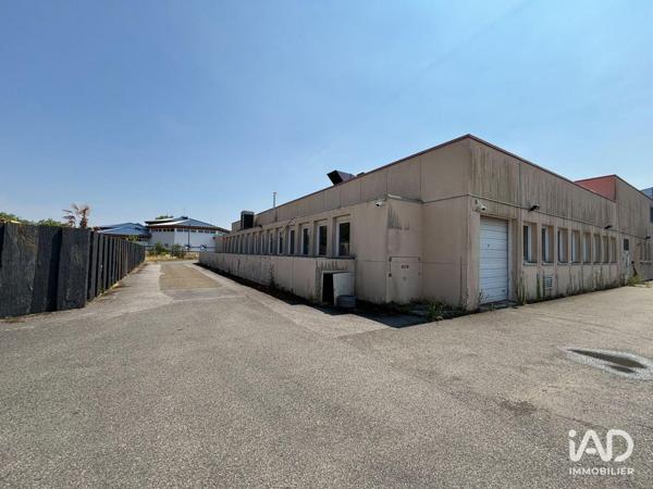 Location local d’activité 1 200 m² Les Essarts-le-Roi