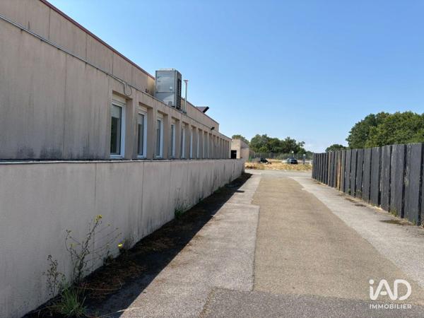 Location local d’activité 1 200 m² Les Essarts-le-Roi