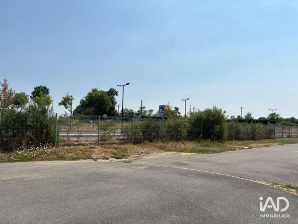 Location local d’activité 1 200 m² Les Essarts-le-Roi
