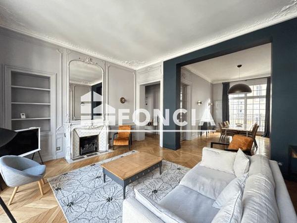 Location Appartement 3 pièces 124.52 m² - 16 RUE DE CHAZELLES Paris 75017