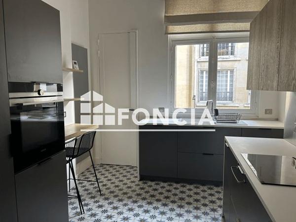 Location Appartement 3 pièces 124.52 m² - 16 RUE DE CHAZELLES Paris 75017