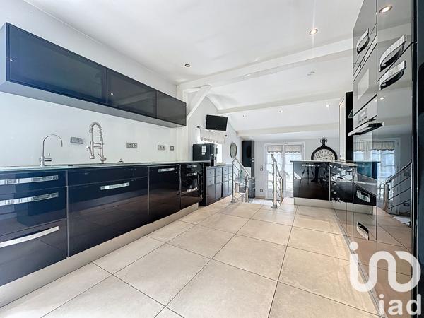 Maison à vendre 8 pièces 250 m² Tournan-en-Brie