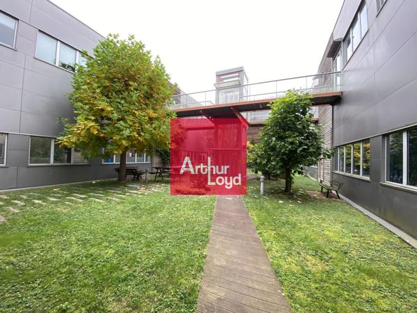 Bureaux à louer à Moirans rez de chaussée avec parking privatif