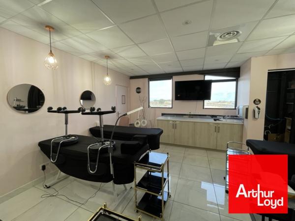 Bureaux à louer 400 m2 Mauguio avec parkings privatifs et normes ERP