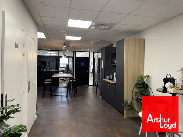 Bureaux à louer 400 m2 Mauguio avec parkings privatifs et normes ERP