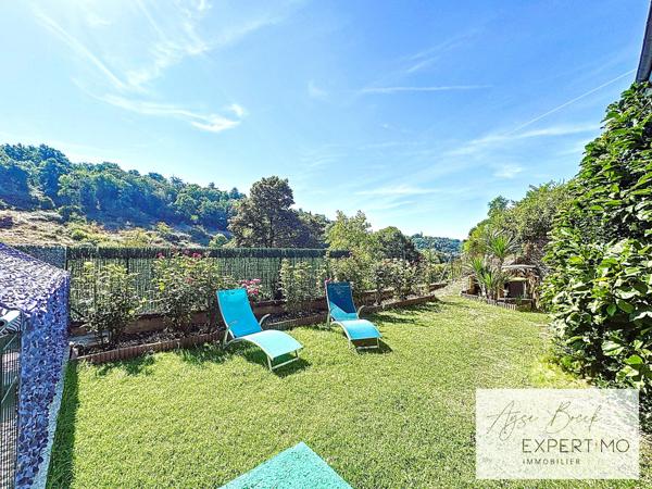 Vienne (38200) **Ensemble immobilier en plein centre-ville de Vienne : 2 maisons sur plus de 3500 m² terrain**