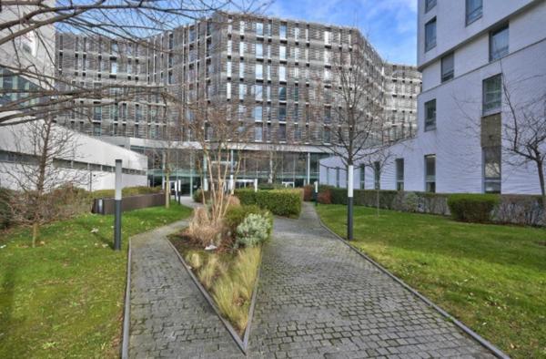 CW Privé à louer à PARIS 75019