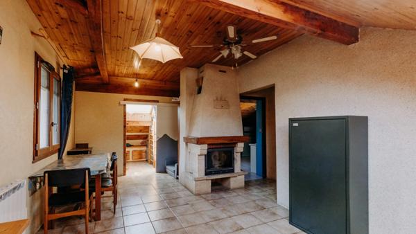 À vendre – Maison individuelle familiale T5, style savoyard, grand jardin et grand garage