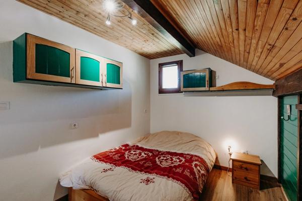 À vendre – Maison individuelle familiale T5, style savoyard, grand jardin et grand garage