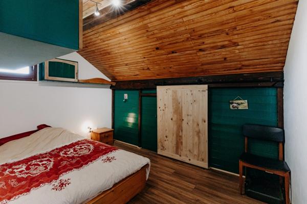 À vendre – Maison individuelle familiale T5, style savoyard, grand jardin et grand garage