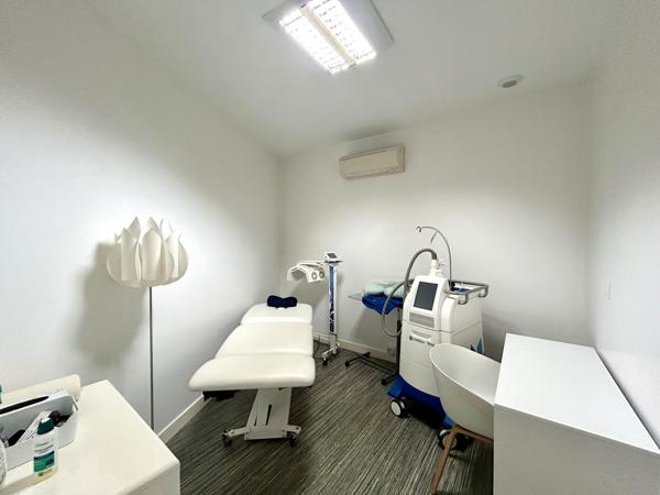 Bureaux à louer 110 m² à Bordeaux Triangle d'Or avec double accès sécurisé
