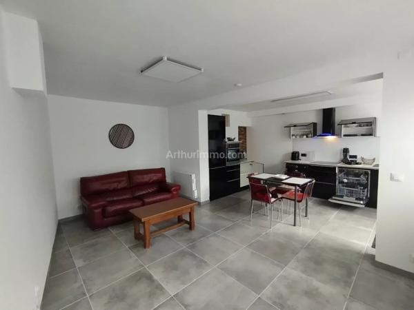 Location                                                      Appartement
                        
                     2 pièces                      47 m2                     à Troarn