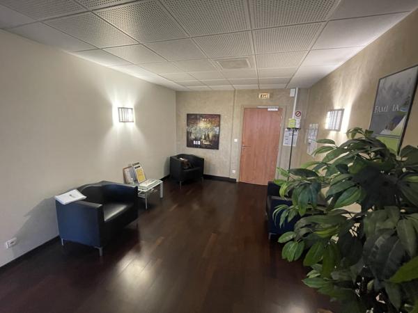 A Béziers, Bureaux à Louer de 120 m2