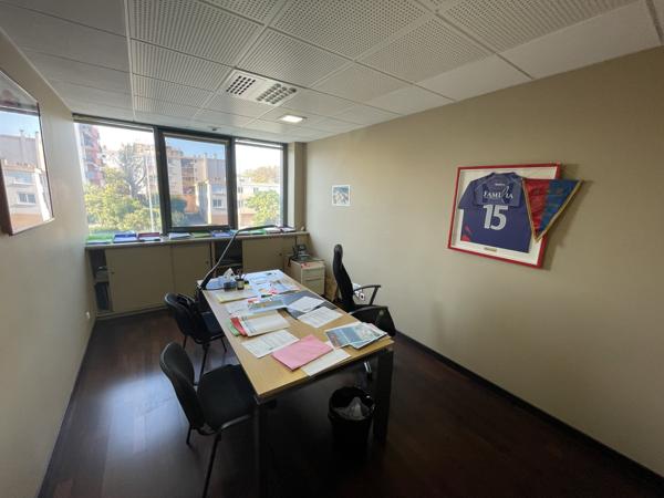 A Béziers, Bureaux à Louer de 120 m2