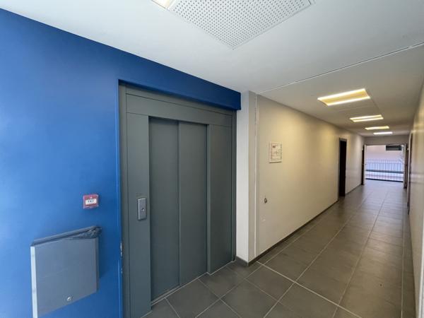 A Béziers, Bureaux à Louer de 120 m2