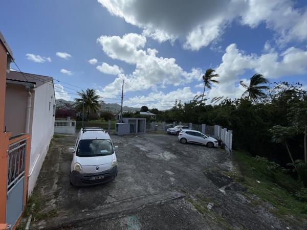 Immeuble de 11 appartements situé à LE LAMENTIN