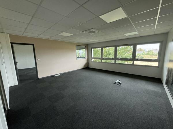 TOURS NORD BUREAUX A LOUER 125 M² PARKINGS CLIMATISATION