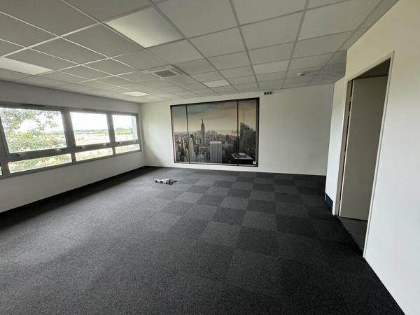 TOURS NORD BUREAUX A LOUER 125 M² PARKINGS CLIMATISATION