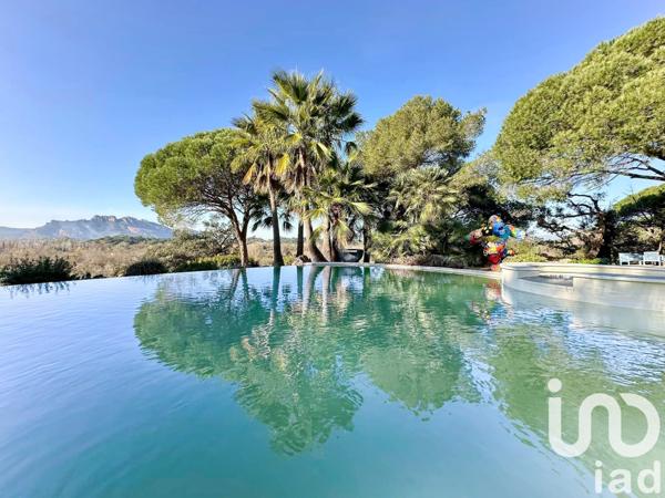 Maison à vendre 14 pièces 405 m² Roquebrune-sur-Argens