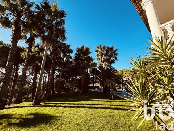 Maison à vendre 14 pièces 405 m² Roquebrune-sur-Argens