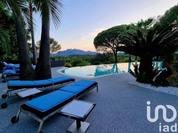 Maison à vendre 14 pièces 405 m² Roquebrune-sur-Argens