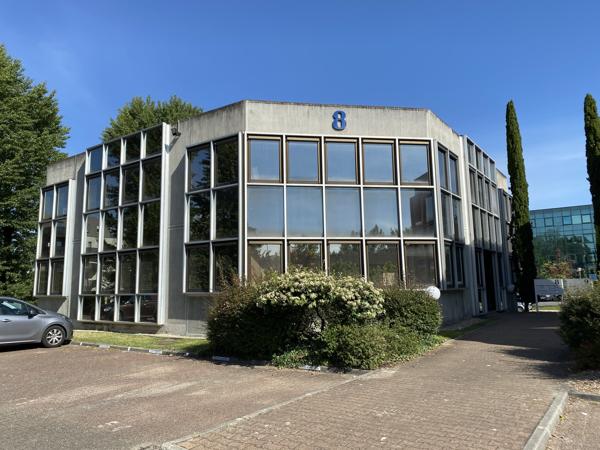 Bureaux à louer Bruges avec stationnement extérieur