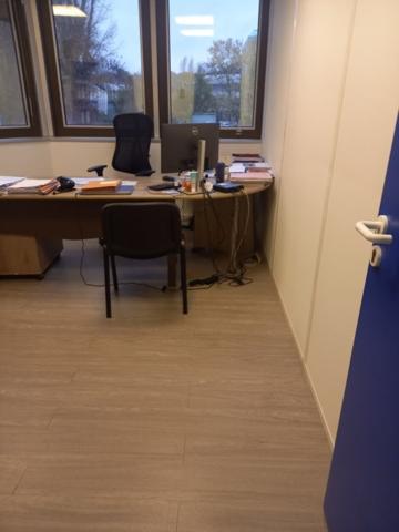 Bureaux à louer Bruges avec stationnement extérieur