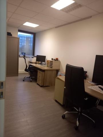Bureaux à louer Bruges avec stationnement extérieur