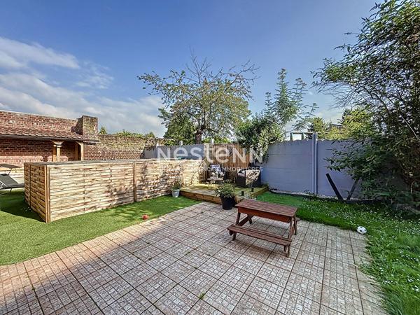 Maison de 185m² comprenant 4 chambres (possibilité 5 chambres) sur un terrain de 331m² située à MASNY VILLAGE - Terrasse - Jardin - Garage - Cave - Pas de gros travaux à prévoir - 250.000 euros