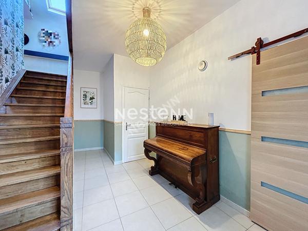 Maison de 185m² comprenant 4 chambres (possibilité 5 chambres) sur un terrain de 331m² située à MASNY VILLAGE - Terrasse - Jardin - Garage - Cave - Pas de gros travaux à prévoir - 250.000 euros