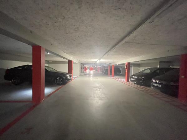 Bureaux rénovés à proximité de la Défense - Nombreux services