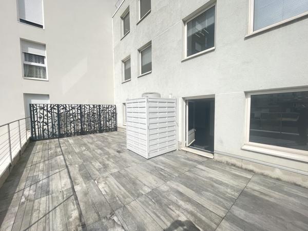 Bureaux rénovés à proximité de la Défense - Nombreux services