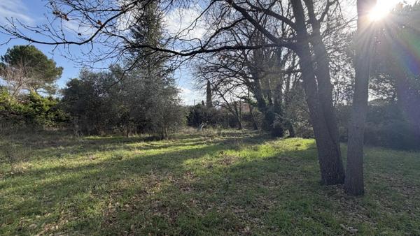 Vente Terrain 1052 m2 à Pourrières