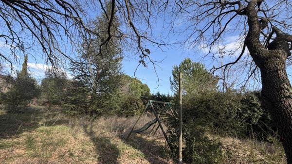 Vente Terrain 1052 m2 à Pourrières