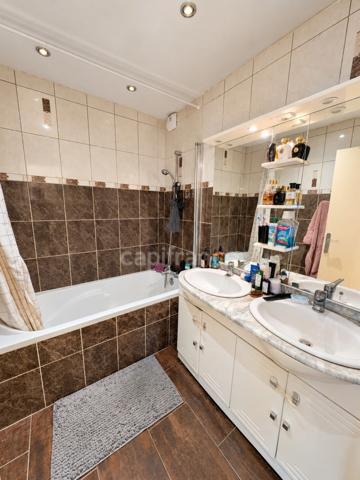 F4 rénové de 76 m² – 3 chambres, 2 parkings et cave