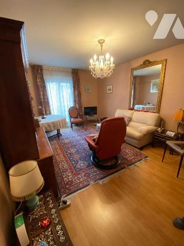 CHARTRES, à 2 pas de la Place des Epars
Appartement 3 pièces, 4ème étage avec ascenseur  compr...