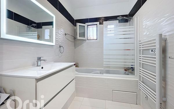 Maison à vendre    5 pièces • 151,19 m2 Fréjus