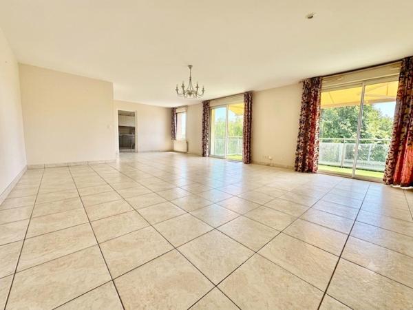 Appartement Amiens 3 pièce(s) 110 m2 , Terrasse,Quartier Saint ANNE -HENRIVILLE , Parkings (2 places) , Cave AMIENS