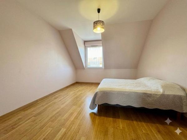 Appartement Amiens 3 pièce(s) 110 m2 , Terrasse,Quartier Saint ANNE -HENRIVILLE , Parkings (2 places) , Cave AMIENS
