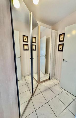 Appartement Amiens 3 pièce(s) 110 m2 , Terrasse,Quartier Saint ANNE -HENRIVILLE , Parkings (2 places) , Cave AMIENS