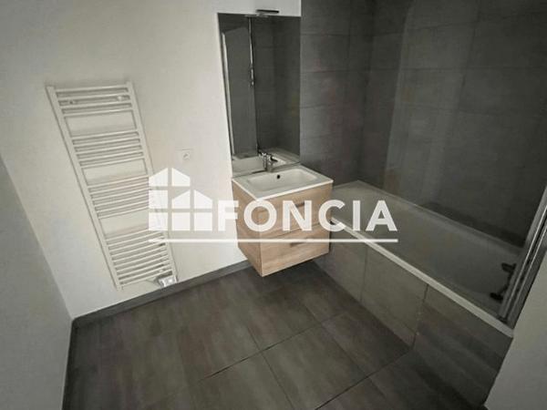 Location Appartement 3 pièces 64.3 m² - LUMINESENS 2 - 44 RUE DE LONDRES PORTE C25 Lens 62300