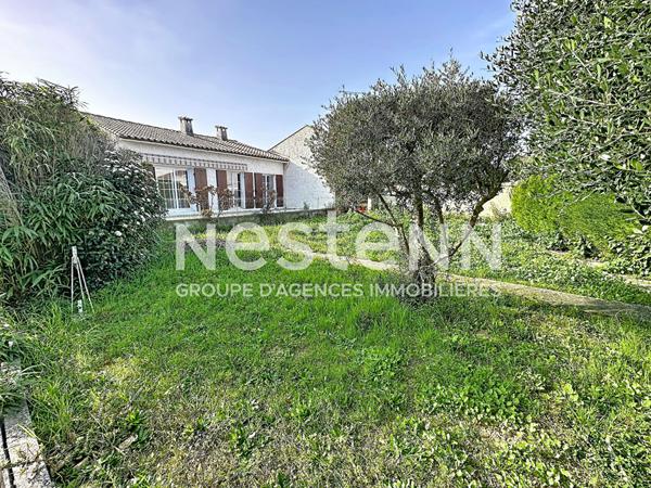 Maison de plain-pied avec véranda, garage et terrain de plus de 500 m² Saint-Martin-de-Crau centre