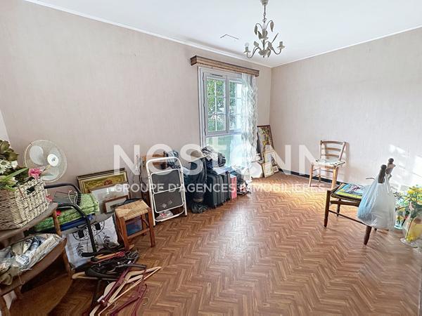 Maison de plain-pied avec véranda, garage et terrain de plus de 500 m² Saint-Martin-de-Crau centre