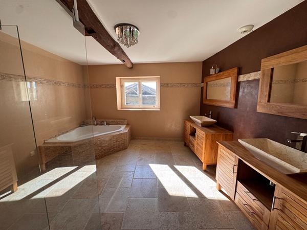 À 20 minutes d'Albi, Domaine de 323 m²