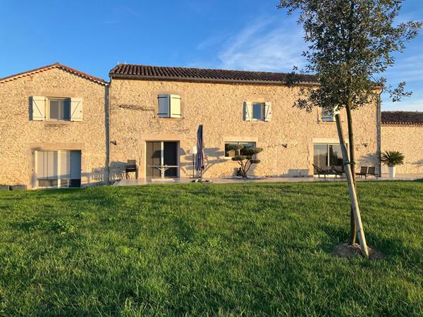 À 20 minutes d'Albi, Domaine de 323 m²