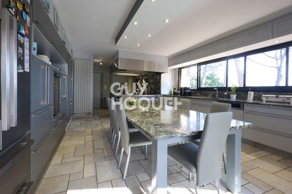 MAISON À VENDRE DE 8 PIÈCES DE 318,00 M²